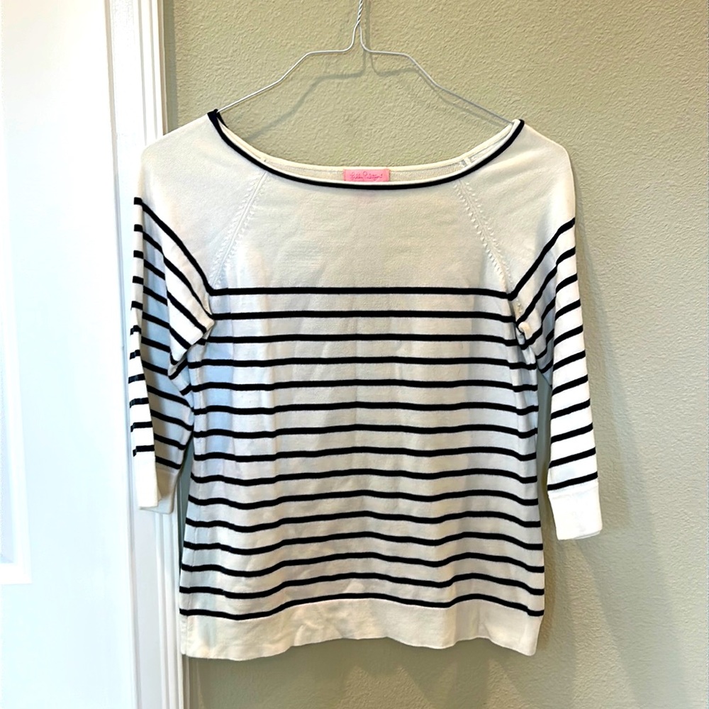 Lilly Pulitzer offwhite boatneck cotton top w/ navy blue stripes